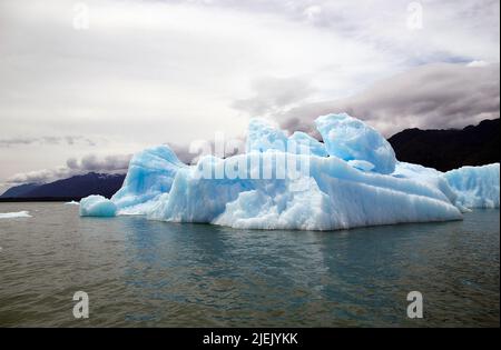 Iceberg à la lagune de San Rafael, Patagonie Chili. Le lagon est situé sur la côte Pacifique du sud du Chili Banque D'Images