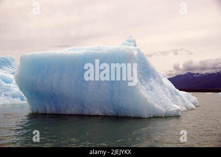 Iceberg à la lagune de San Rafael, Patagonie Chili. Le lagon est situé sur la côte Pacifique du sud du Chili Banque D'Images