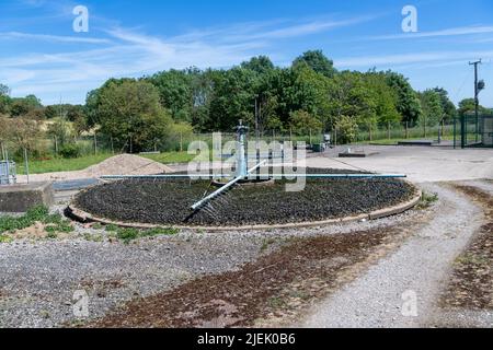 Les égouts travaillent dans un petit village rural, dans le North Yorkshire, au Royaume-Uni. Banque D'Images