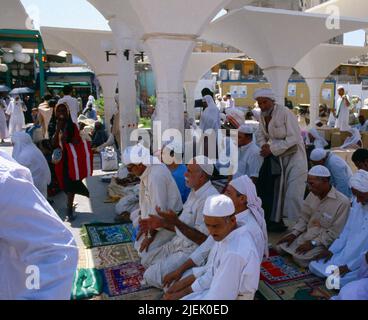 Arabie Saoudite Madinah - prier dans le centre commercial Banque D'Images