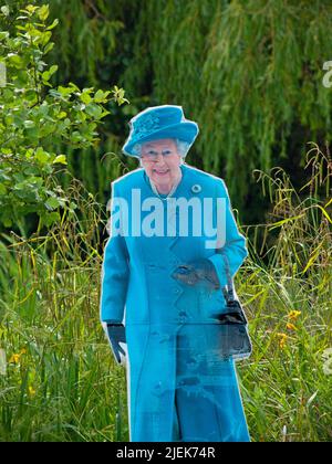 Un carton coupé de la reine Elizabeth ll dans le village de Rotingdean Banque D'Images