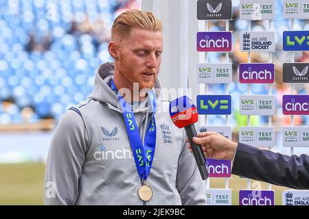 Ben Stokes, d'Angleterre, est interviewé par Sky Sports Cricket Banque D'Images