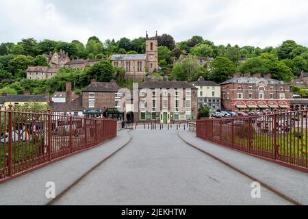 Vue sur le pont à Ironbridge, Telford, Shropshire, Angleterre, Royaume-Uni Banque D'Images