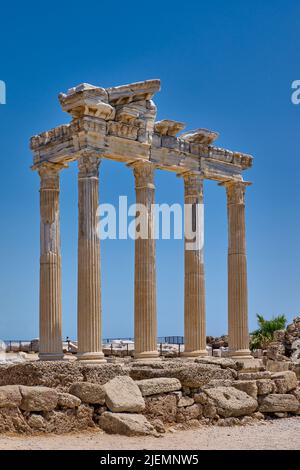 Temple Apollo en ruines de la ville romaine de Side, Antalya, Turquie Banque D'Images