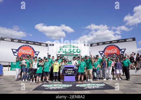 Concord, Caroline du Nord, États-Unis. 28th mai 2022. Josh Berry remporte les uniformes d'Alsco 300 au circuit automobile de Charlotte à Concord, en Caroline du Nord. (Image de crédit : © Walter G. Arce Sr./ZUMA Press Wire) Banque D'Images