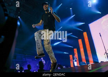 TURIN, ITALIE - 27 JUIN 2022. Riccardo Zanotti de Pinguini Tattici Nuclequi se produit en direct sur 27 juin 2022 à Pala Alpitour à Turin, Italie. Crédit: Massimiliano Ferraro/Medialys Images/Alay Live News Banque D'Images