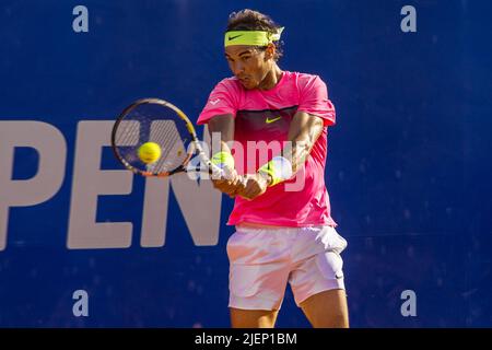 Rafa Nadal jouant sur l'argile. Banque D'Images