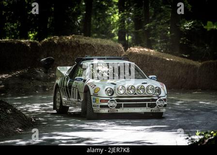 Goodwood, Royaume-Uni. 26th juin 2022. 1986 Ford RS200 sur la scène du rallye au Goodwood Festival of Speed sur le circuit de Goodwood, à Goodwood, au Royaume-Uni, le dimanche 26 juin 2022. Photo de Phil Hutchinson. Utilisation éditoriale uniquement, licence requise pour une utilisation commerciale. Aucune utilisation dans les Paris, les jeux ou les publications d'un seul club/ligue/joueur. Crédit : UK Sports pics Ltd/Alay Live News Banque D'Images