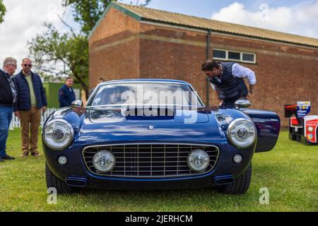 RML Short Wheelbase rendant hommage à la Ferrari 250 GT, en spectacle au Bicester Scramble le 19th juin 2022 Banque D'Images