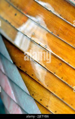 coque de bateau en bois verni traditionnelle en clinker Banque D'Images