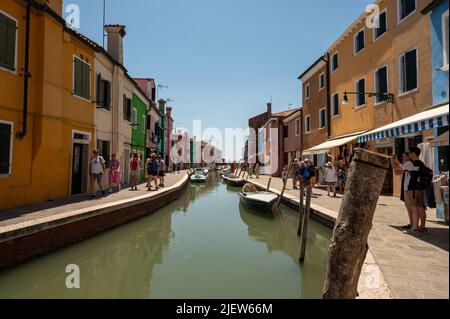 Île de Burano colorée à Venetiza, Italie Banque D'Images