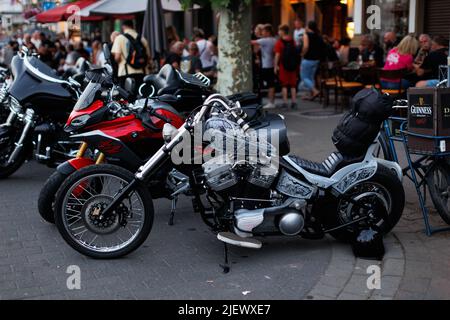 Magic Bikes Rudesheim, l'un des plus grands événements Harley Davidson d'Europe dans la région classée au patrimoine mondial de la vallée du Rhin. Rallye Harley et vélo d'époque, Allemagne Banque D'Images