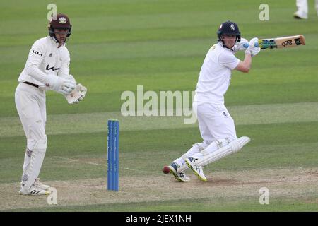 LONDRES, ROYAUME-UNI. JUIN 28th Jordan Cox de Kent en action de batting pendant le match LV= County Championship Division 1 entre Surrey et Kent au Kia, Oval, Londres, le mardi 28th juin 2022. (Crédit : Robert Smith | ACTUALITÉS MI) crédit : ACTUALITÉS MI et sport /Actualités Alay Live Banque D'Images