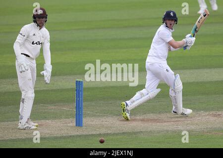 LONDRES, ROYAUME-UNI. JUIN 28th Jordan Cox de Kent en action de batting pendant le match LV= County Championship Division 1 entre Surrey et Kent au Kia, Oval, Londres, le mardi 28th juin 2022. (Crédit : Robert Smith | ACTUALITÉS MI) crédit : ACTUALITÉS MI et sport /Actualités Alay Live Banque D'Images