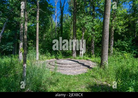 Leslie, Michigan - l'un des deux marqueurs méridiens et de référence dans le parc national Meridian-Baseline, qui sont à la base de toutes les levés de terrain dans l'État Banque D'Images