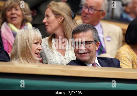 Piotr Wilczek, ambassadeur de Pologne au Royaume-Uni, le deuxième jour des Championnats de Wimbledon 2022 au All England Lawn tennis and Croquet Club, Wimbledon. Date de la photo: Mardi 28 juin 2022. Banque D'Images