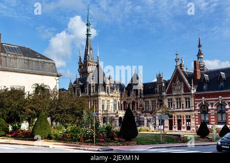 FECAMP, FRANCE - 1 SEPTEMBRE 2019 : c'est le Palais bénédictin construit au début du 20th siècle dans un style mixte Renaissance et gothique. Banque D'Images