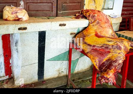 Maroc Fez. Le boucher de la Médina Banque D'Images