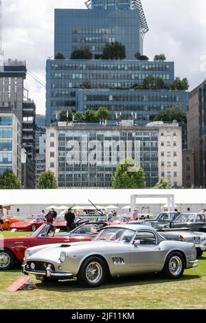 1962 Ferrari 250GT California Spider SWB au concours de Londres de l'honorable Artillery Company dans la ville de Londres Banque D'Images