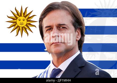 Luis Lacalle pou, le drapeau et les armoiries de l'Uruguay Banque D'Images
