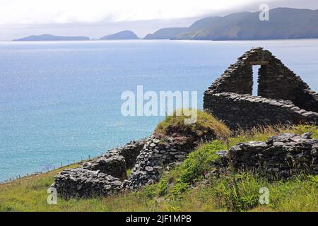 Vestiges d'une cabane à ruches sur la Dingle Penisula en Irlande Banque D'Images