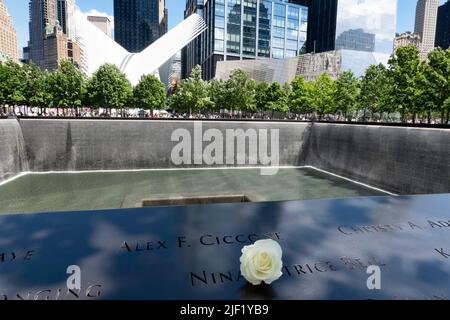 Le monument commémoratif WTC Footprint met en commun « Reflecting absence » au monument national 11 septembre de Lower Manhattan, New York, États-Unis 2022 Banque D'Images