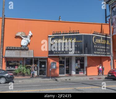 Los Angeles, CA, Etats-Unis – 27 juin 2022 : extérieur du restaurant et épicerie fine de Canter sur le boulevard Fairfax à Los Angeles, CA. Banque D'Images