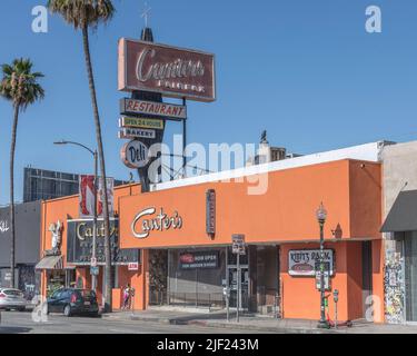 Los Angeles, CA, Etats-Unis – 27 juin 2022 : extérieur du restaurant et épicerie fine de Canter sur le boulevard Fairfax à Los Angeles, CA. Banque D'Images