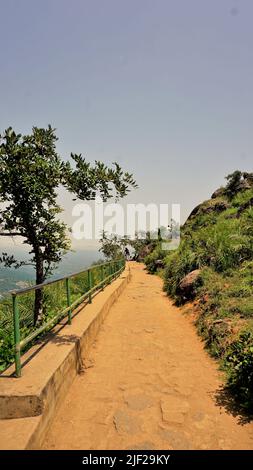 Magnifique lieu touristique point de vue de Needle Rock ou point de suicide lors d'une journée ensoleillée. Meilleur emplacement pour les touristes en randonnée, trekking et hangout Banque D'Images