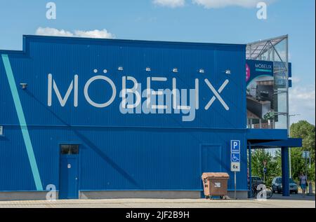 Levice, Slovaquie - 26 juin 2022 : Mobelix. Chaîne autrichienne de magasins de meubles. L'un des plus grands détaillants de meubles et d'accessoires pour la maison. Banque D'Images