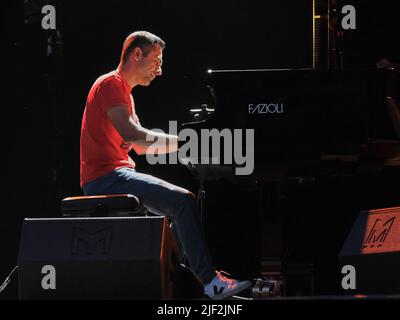 Vérone, Italie. 26th juin 2022. Elchin Shirinov pendant LE TRIO AVISHAI COHEN, concert de musique à Vérone, Italie, 26 juin 2022 crédit: Agence de photo indépendante/Alamy Live News Banque D'Images