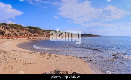 Les plus belles plages d'Italie: Parc des dunes Campomarino à Pouilles, Italie. La zone protégée s'étend sur toute la côte de la ville de Marugio Banque D'Images