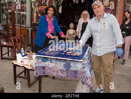 France - Art : ' peinture live/l'artiste peintre Patrick Moles !! ' , À la Galerie Cristo aux Puces de St Ouen. Banque D'Images