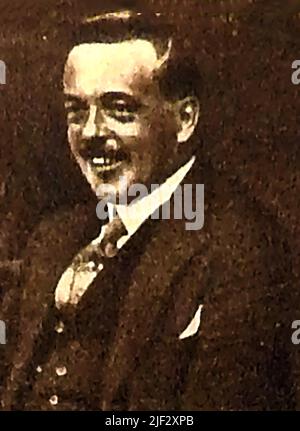 Tennis britannique en 1930 - 1930 Un portrait de l'ancien roi Manoel ou Manuel II du Portugal aux courts de tennis de Wimbledon , Royaume-Uni Banque D'Images