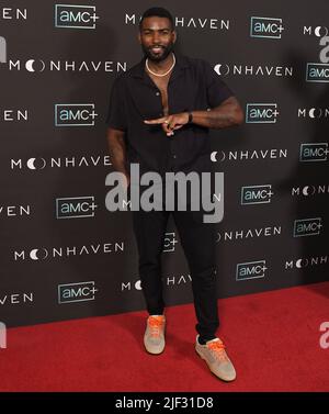 Los Angeles, États-Unis. 28th juin 2022. Donny Savage arrive à la première MOONHAVEN de l'AMC, qui a eu lieu mardi à 28 juin 2022, dans l'ouest de Hollywood, à West Hollywood, en Californie. (Photo par Sthanlee B. Mirador/Sipa USA) crédit: SIPA USA/Alay Live News Banque D'Images
