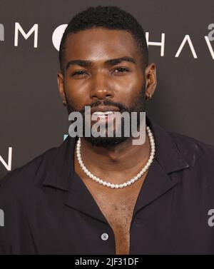 Los Angeles, États-Unis. 28th juin 2022. Donny Savage arrive à la première MOONHAVEN de l'AMC, qui a eu lieu mardi à 28 juin 2022, dans l'ouest de Hollywood, à West Hollywood, en Californie. (Photo par Sthanlee B. Mirador/Sipa USA) crédit: SIPA USA/Alay Live News Banque D'Images