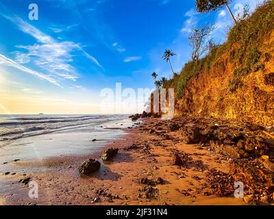 Red Cliff Beach ou Pha Daeng dans la baie d'Ao Thung Sarng, Chumphon, Thaïlande Banque D'Images