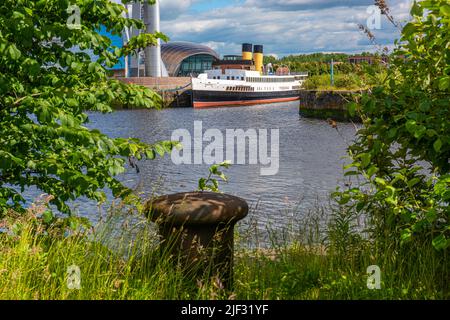 Vue sur le TS Queen Mary sur la rivière Clyde au centre scientifique de Glasgow Banque D'Images