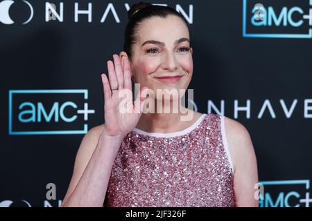 WEST HOLLYWOOD, LOS ANGELES, CALIFORNIE, États-Unis - JUIN 28 : l'actrice israélienne Ayelet Zurer arrive à la première de Los Angeles de la série originale d'AMC 'Moonhaven' qui s'est tenue à l'hôtel de Londres West Hollywood à Beverly Hills sur 28 juin 2022 à West Hollywood, Los Angeles, Californie, États-Unis. (Photo de Xavier Collin/image Press Agency) Banque D'Images