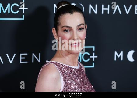 WEST HOLLYWOOD, LOS ANGELES, CALIFORNIE, États-Unis - JUIN 28 : l'actrice israélienne Ayelet Zurer arrive à la première de Los Angeles de la série originale d'AMC 'Moonhaven' qui s'est tenue à l'hôtel de Londres West Hollywood à Beverly Hills sur 28 juin 2022 à West Hollywood, Los Angeles, Californie, États-Unis. (Photo de Xavier Collin/image Press Agency) Banque D'Images