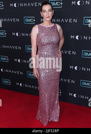 WEST HOLLYWOOD, LOS ANGELES, CALIFORNIE, États-Unis - JUIN 28 : l'actrice israélienne Ayelet Zurer arrive à la première de Los Angeles de la série originale d'AMC 'Moonhaven' qui s'est tenue à l'hôtel de Londres West Hollywood à Beverly Hills sur 28 juin 2022 à West Hollywood, Los Angeles, Californie, États-Unis. (Photo de Xavier Collin/image Press Agency) Banque D'Images