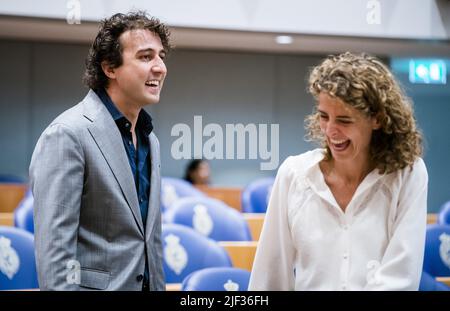 2022-06-29 11:11:39 LA HAYE - Jesse Klaver (Groenlinks) et Sophie Hermans (VVD), lors d'un arrangement supplémentaire d'activités à la Chambre des représentants. Une majorité de la Chambre souhaite un débat d'urgence sur les protestations des agriculteurs. ANP BART MAAT pays-bas hors - belgique hors Banque D'Images