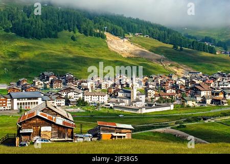 Village de montagne Livigno, Italie, Lombardie, Livigno Banque D'Images