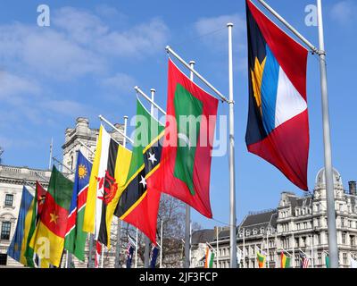 Drapeaux du Commonwealth des Nations dans le jardin du Parliament Square, Londres, Royaume-Uni Banque D'Images