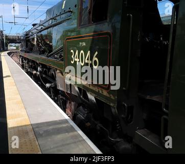 SR West Country Class No 34046 Braunborde plate-forme 3 à la gare de Carlisle Citadel après le transport du Fellsman de Crewe le 15th juin 2022. Banque D'Images