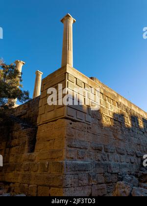 Lindos, Grèce - 27 septembre 2021, vue sur les ruines de l'acropole de Lindos, Rhodes, Grèce Banque D'Images