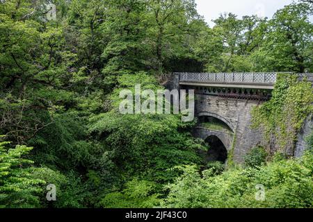 Les trois ponts construits les uns sur les autres au pont Devil's Bridge, près d'Aberystwyth, Ceredigion, pays de Galles Banque D'Images