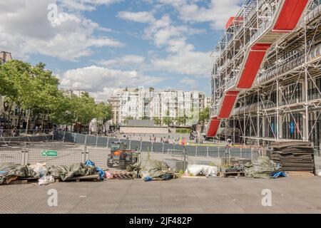 Centre Georges Pompidou, avec des escaliers jusqu'au restaurant. Beaubourg en construction musée d'art moderne Paris, France. Banque D'Images