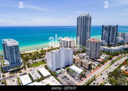 Miami Beach Florida, vue aérienne depuis le dessus, l'océan Atlantique face à l'océan face à l'océan des condominiums en bord de mer, Akoya haute élévation condominiums Banque D'Images