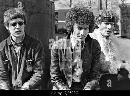 GROUPE rock CREAM UK en avril 1967. Depuis la gauche : Jack Bruce, Eric Clapton, Ginger Baker. Banque D'Images